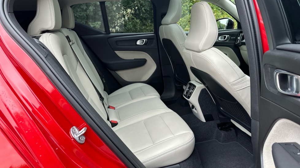 Volvo XC40 2.0 B4 Mhev Ultimate Dct Euro 6 Ss YM73GYT Red #6