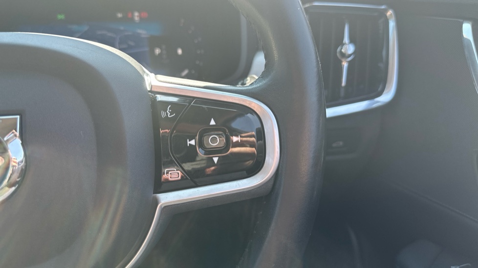 Volvo V90 2.0 B4 Mhev Momentum Estate Hybrid Black #20