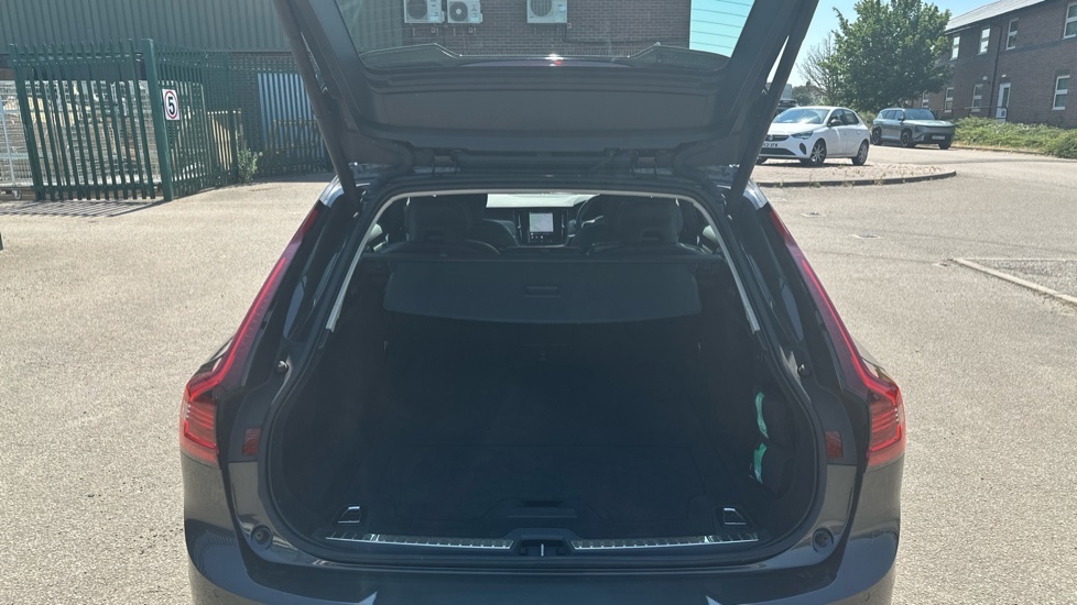 Volvo V90 2.0 B4 Mhev Momentum Estate Hybrid Black #13