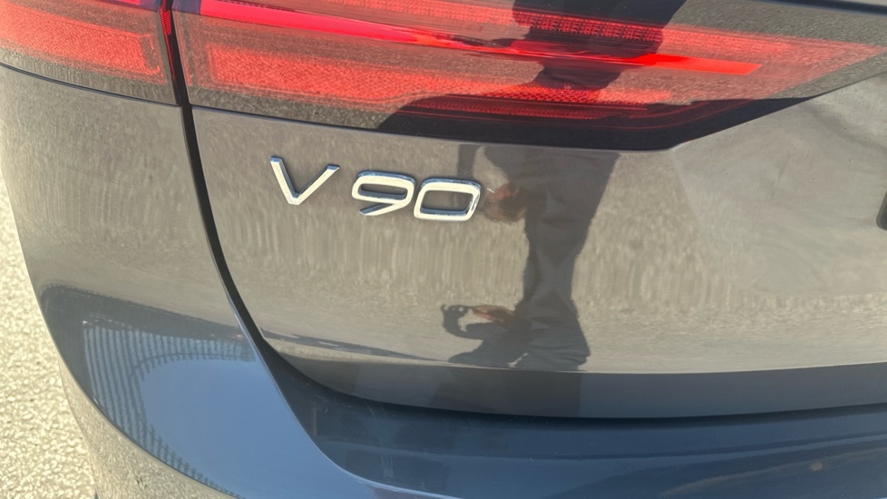 Volvo V90 2.0 B4 Mhev Momentum Estate Hybrid Black #36
