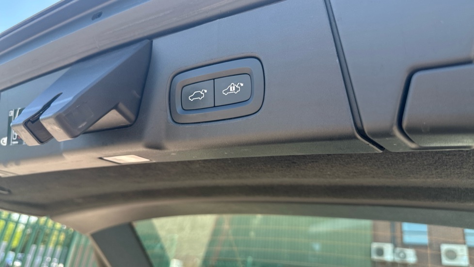Volvo V90 2.0 B4 Mhev Momentum Estate Hybrid Black #30