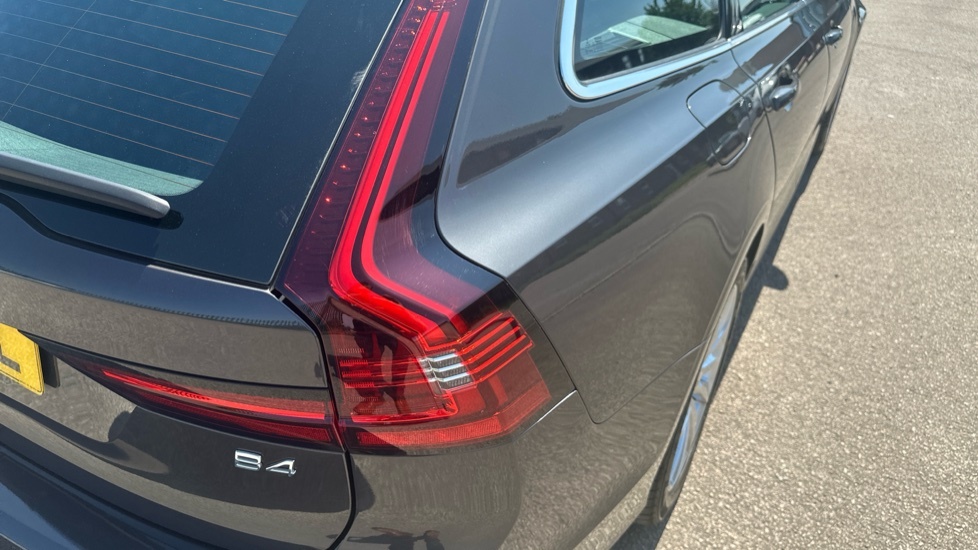 Volvo V90 2.0 B4 Mhev Momentum Estate Hybrid Black #34