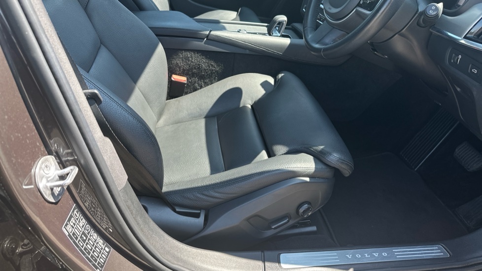 Volvo V90 2.0 B4 Mhev Momentum Estate Hybrid Black #28