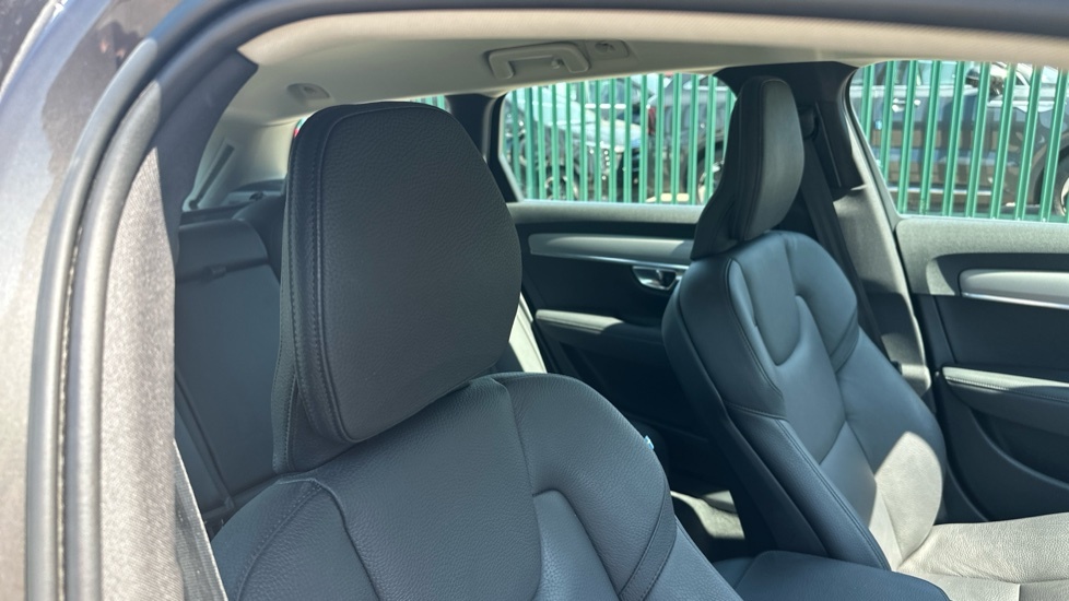 Volvo V90 2.0 B4 Mhev Momentum Estate Hybrid Black #29