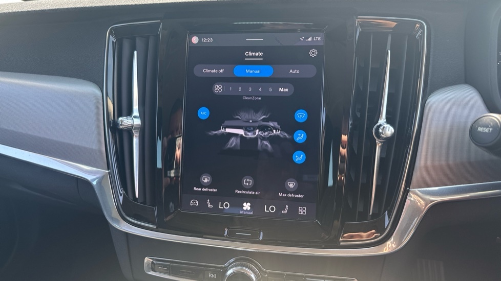 Volvo V90 2.0 B4 Mhev Momentum Estate Hybrid Black #48