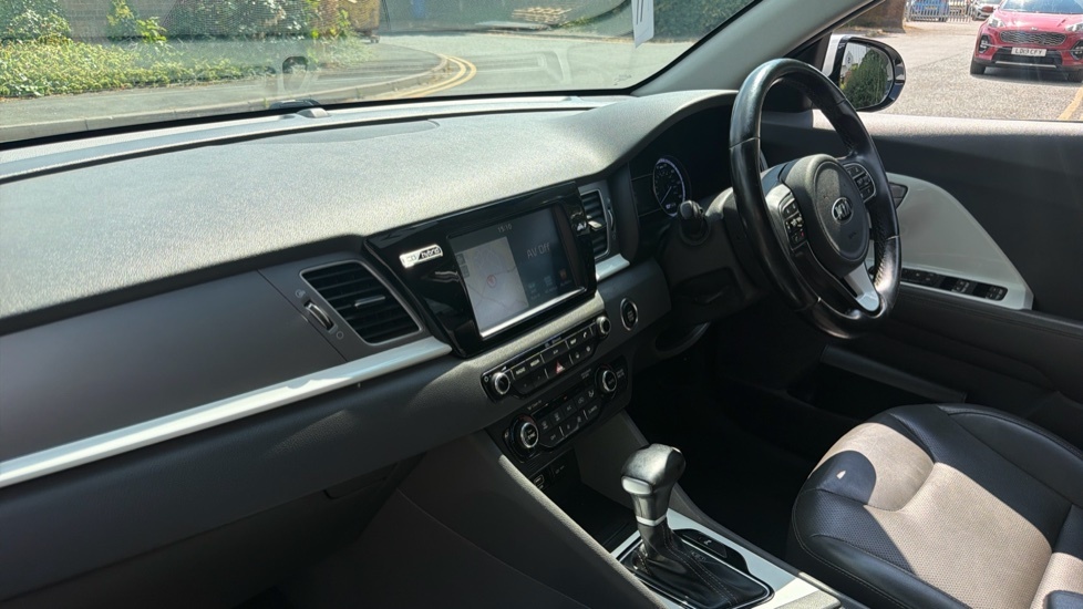 Kia Niro Kia Niro 1.6H Gdi 3 Suv Hybrid Dct Euro Black #3