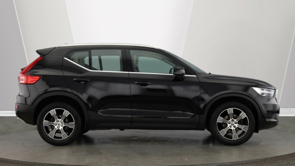 Volvo XC40 1.5 T3 Inscription Suv Euro 6 S NA22KKJ Black #2