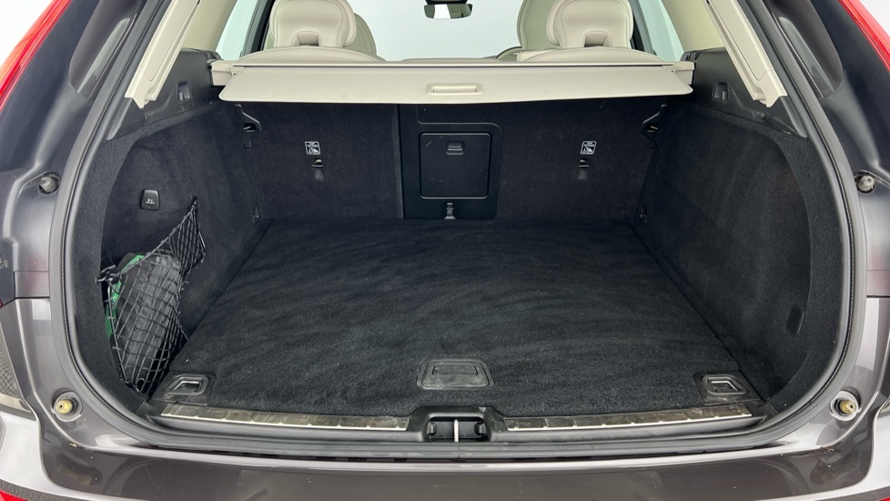 Volvo XC60 Plus, B4 Mild Hybrid, Dark Blond Leather YY72XPH Grey #5