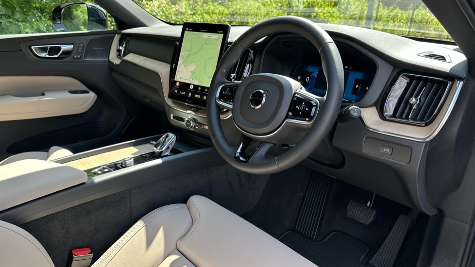 Volvo XC60 2.0 B5 Mhev Plus Suv Hybrid Awd Eu Blue #4
