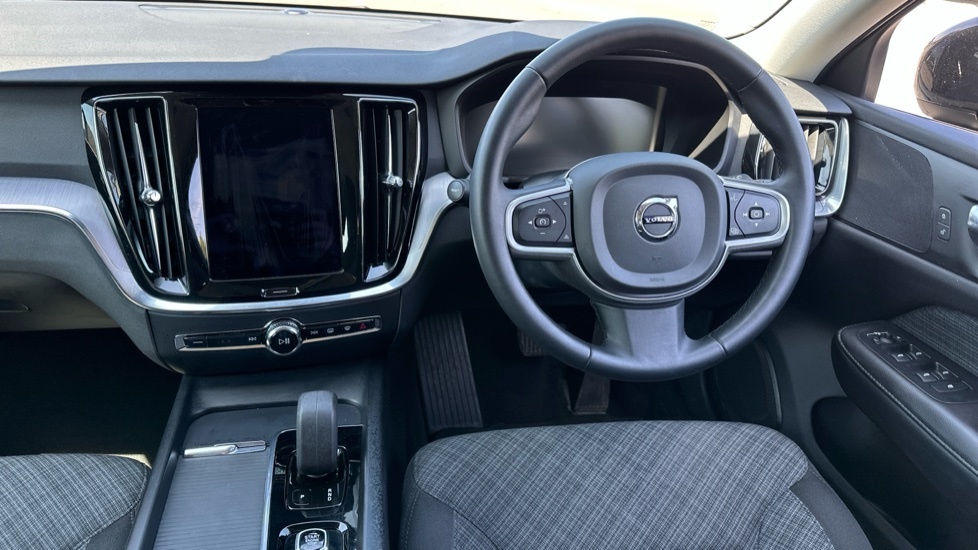 Volvo V60 Momentum, B3 Mild Hybrid Rear Camera Black #4