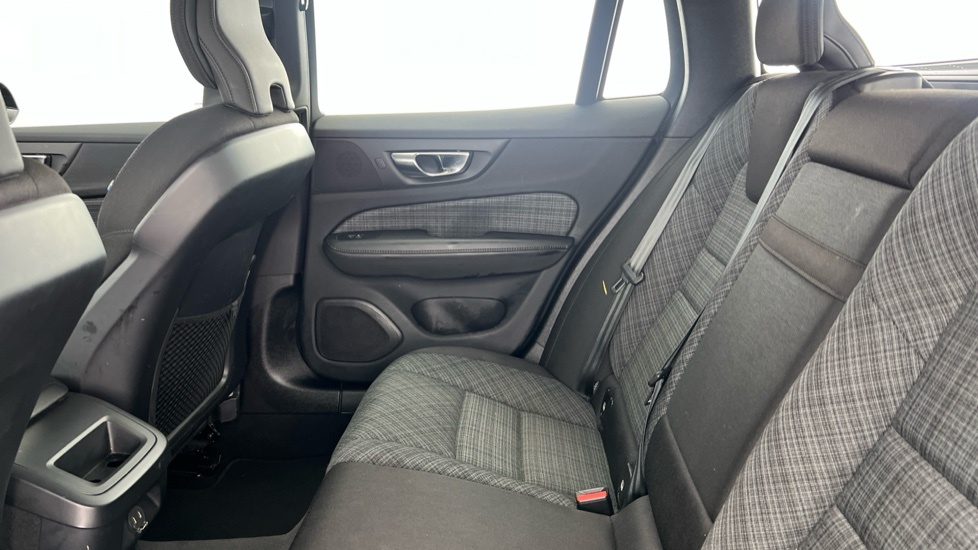 Volvo V60 2L Plus Dark Black #7