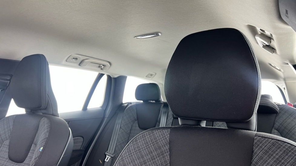 Volvo V60 2L Plus Dark Black #11