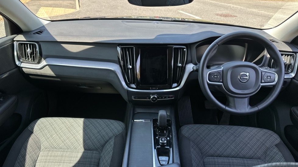 Volvo V60 Momentum, B3 Mild Hybrid Rear Camera Black #5