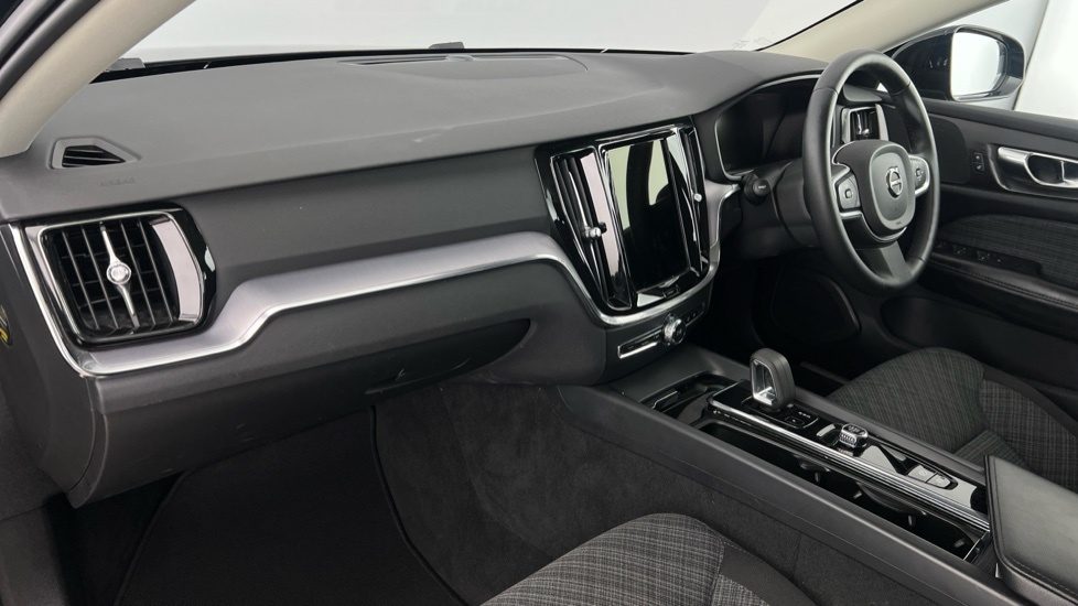 Volvo V60 Momentum, B3 Mild Hybrid Rear Camera Black #6
