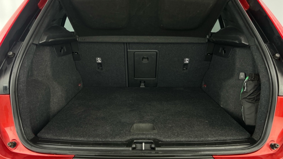 Volvo XC40 R-design, T3 Black Contrast Roof YY22FKJ Red #5