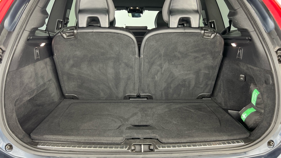 Volvo XC90 Recharge R-design, T8 Awd Plug-in Hybrid, 7 Seats YY22ATF Blue #5