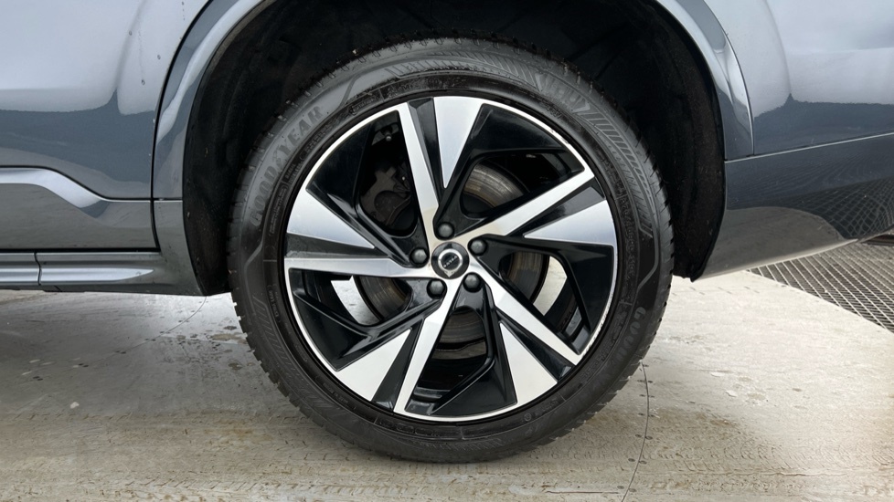 Volvo XC90 R-design, B5 Awd Mild Hybrid, 7 Seats Blis YY22MMV Grey #4