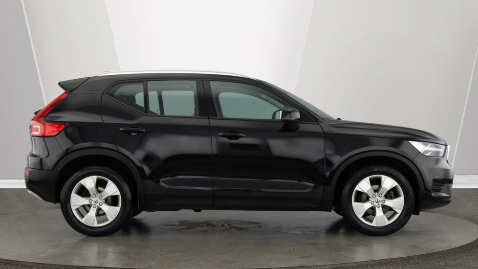 Volvo XC40 Momentum, T3 Black #2