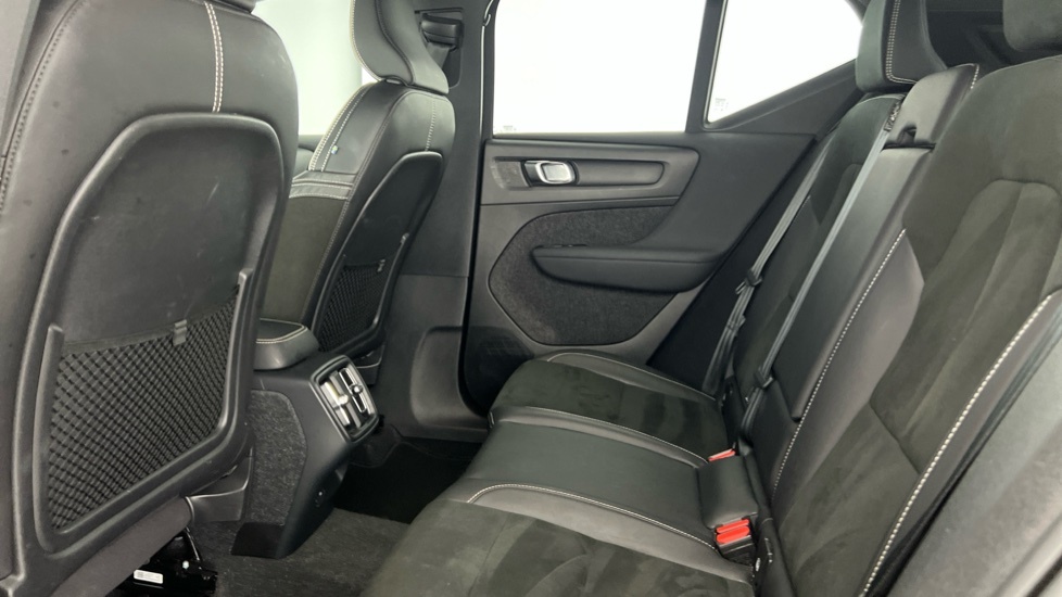 Volvo XC40 2.0 B3p Core Red #7
