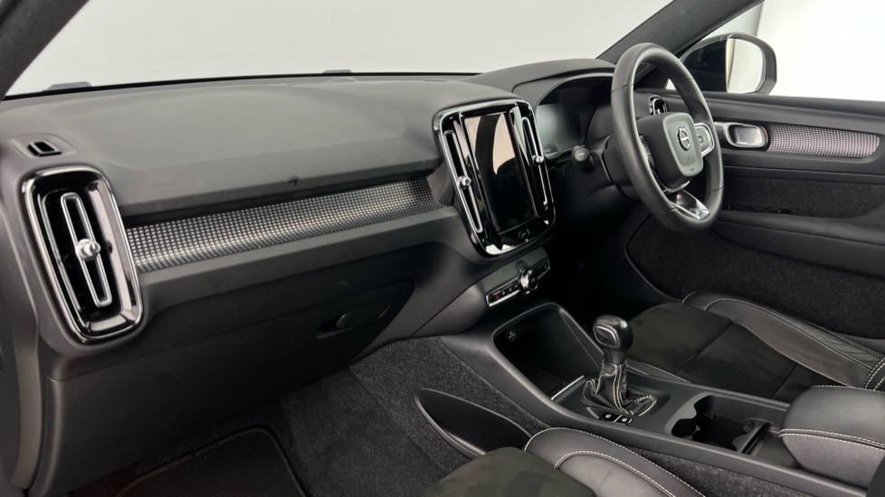Volvo XC40 R-design, T3 Black #6