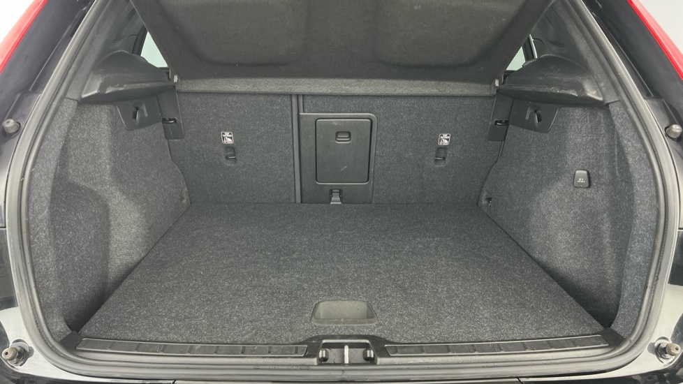 Volvo XC40 R-design, T3 Black #5