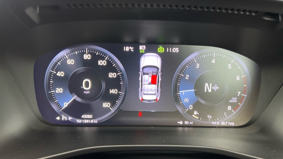 Volvo XC40 2.0 B3p Core Red #9