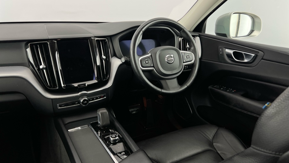 Volvo XC60 2L Core Black #8