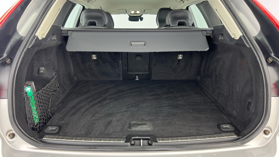 Volvo XC60 Momentum, B4 Awd Mild Hybrid Silver #5