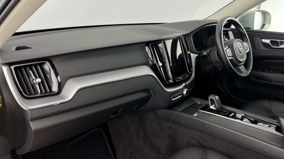 Volvo XC60 Momentum, B4 Awd Mild Hybrid Silver #6