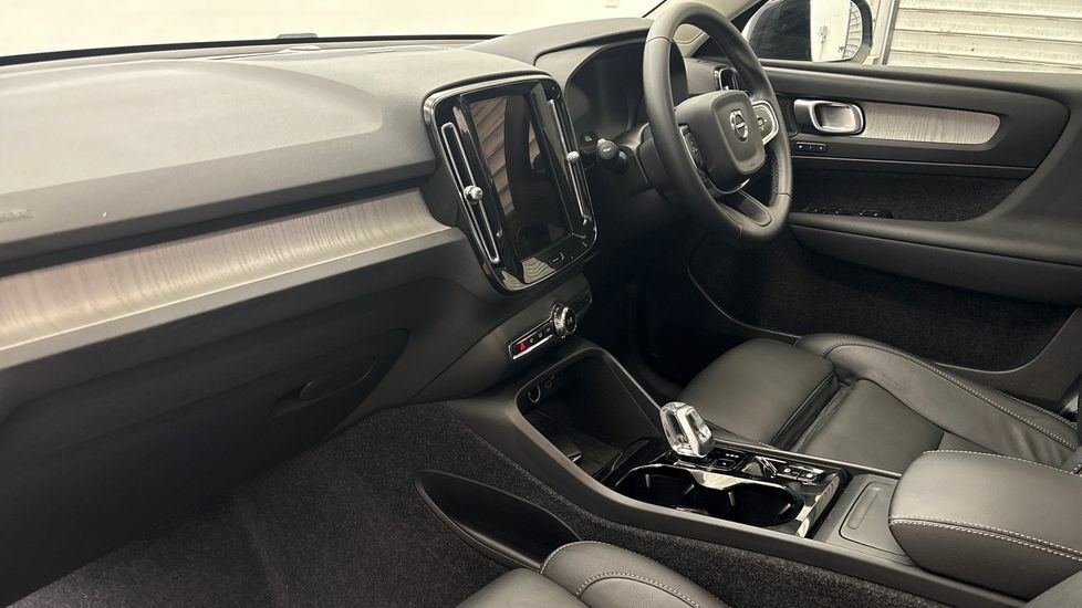 Volvo XC40 Ultra, B4 Mild Hybrid, Dark Panoramic Ro RF25HDC Black #6