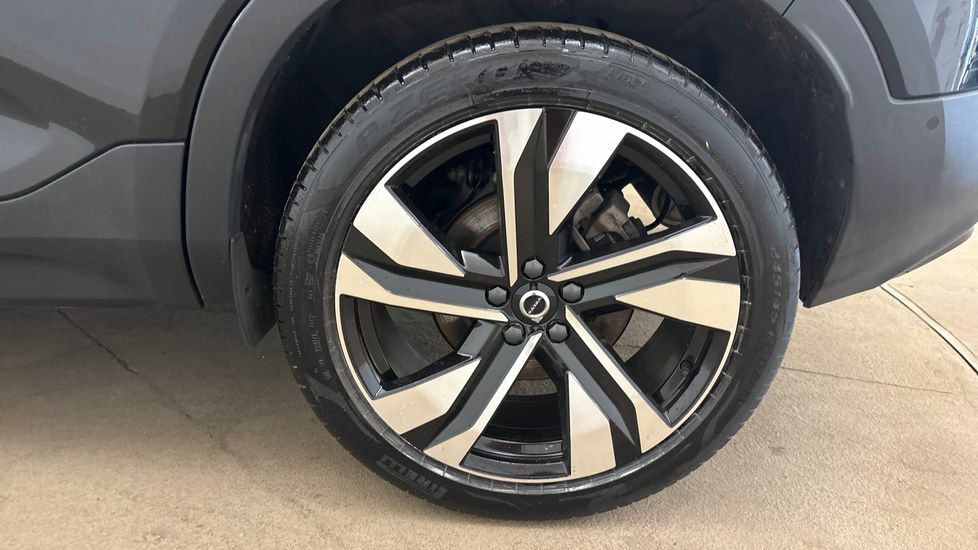 Volvo XC40 Ultra, B4 Mild Hybrid, Dark Panoramic Ro RF25HDC Black #4