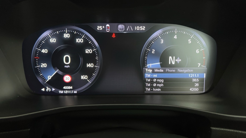 Volvo XC40 Xc40 2.0 B3p Plus Dark Grey #9