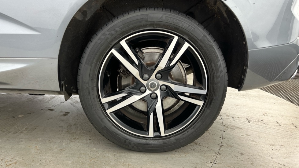 Volvo XC60 2.0 B4 Mhev R-design Suv Hybrid Aw #4