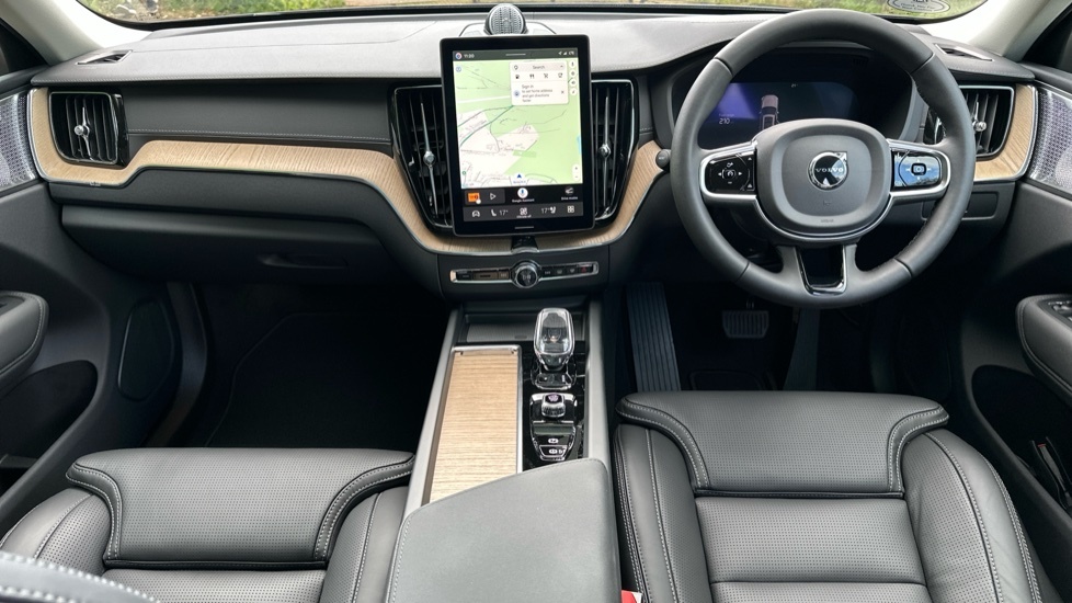 Volvo XC60 2.0 B5 Mhev Ultra Dark Suv Hybrid Red #5
