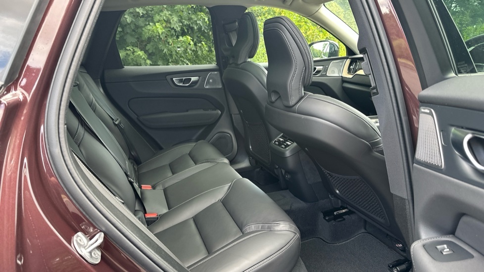 Volvo XC60 2.0 B5 Mhev Ultra Dark Suv Hybrid Red #6
