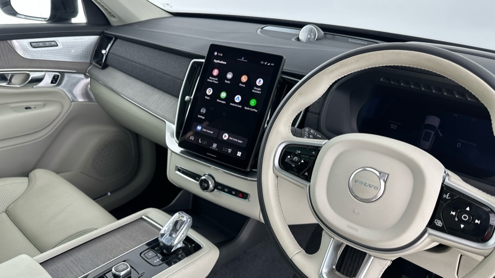 Volvo XC90 Ultra Bright Silver #9