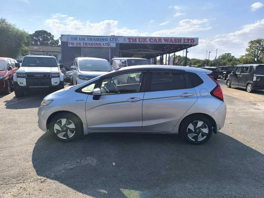 Honda Jazz Fit 1.5 Hybrid 201313 5 Seats Ulez Silver #6