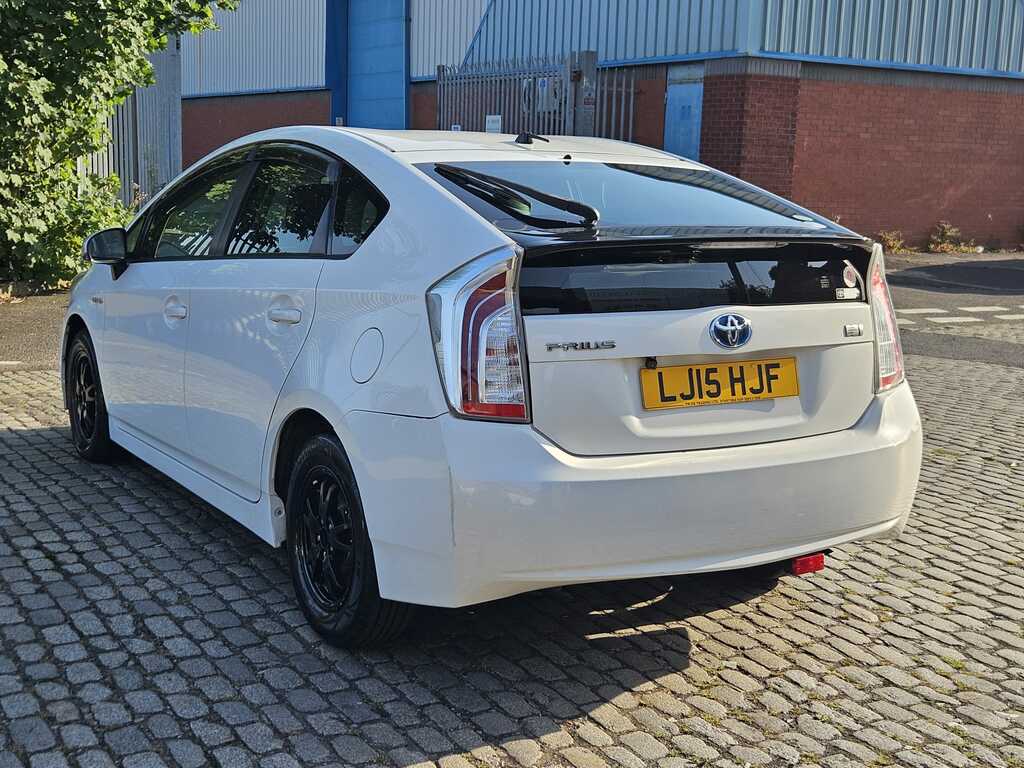 Toyota Prius 1.8 Hybrid 201515 Active 5 Seats White #4