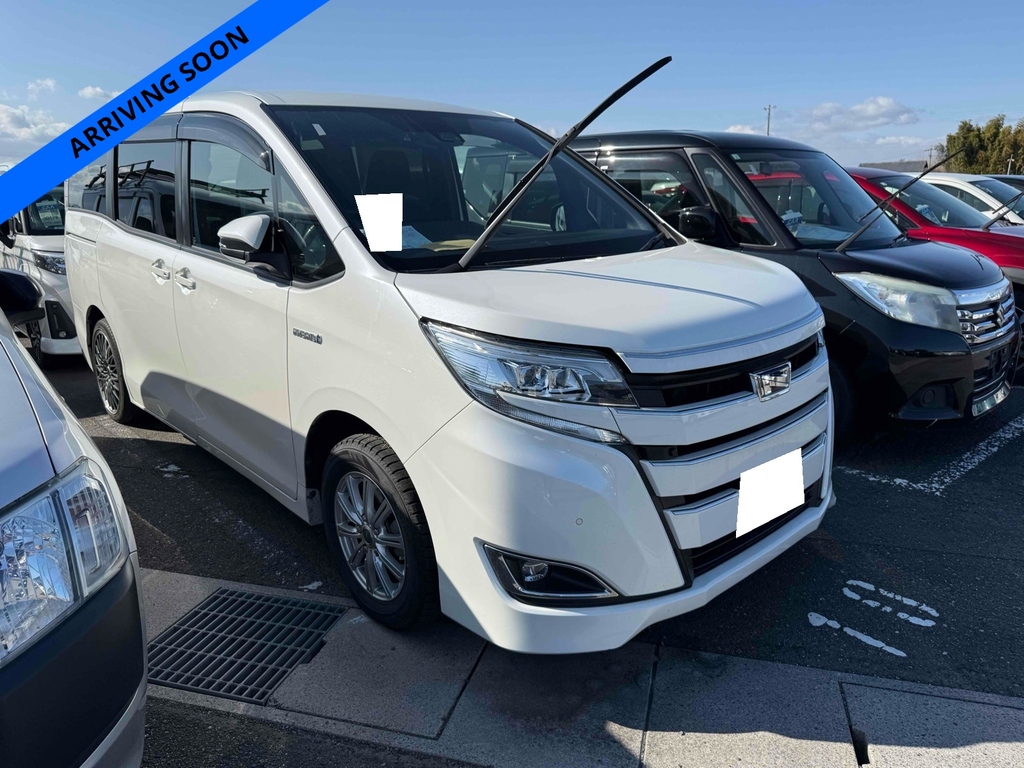 Toyota Noah 1.8 Hybrid 201969 7 Seats Mpv Ulez Free Fre White