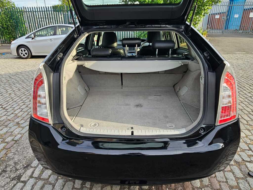 Toyota Prius 1.8 Vvt-h Excel Cvt Euro 6 Ss White #31