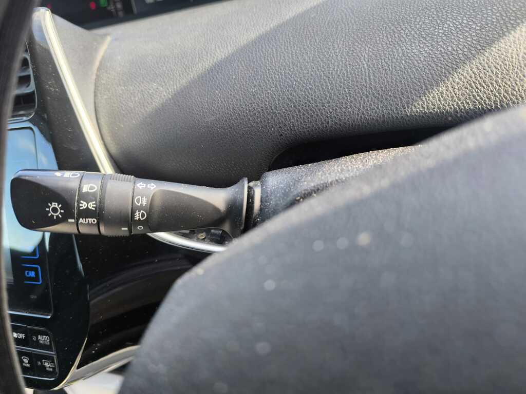 Toyota Prius 1.8 Vvti Business Edition Cvt Red #18