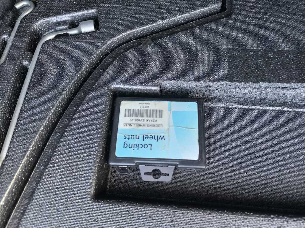 Toyota Prius 1.8 Vvti Business Edition Cvt Red #31