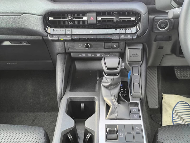 Toyota Land Cruiser Gr Sport 3.3 Grey #22