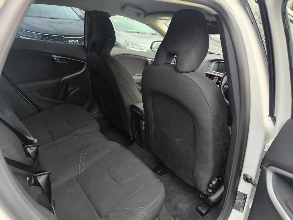 Volvo V40 Reserve For 99...D2 R-design Black #12