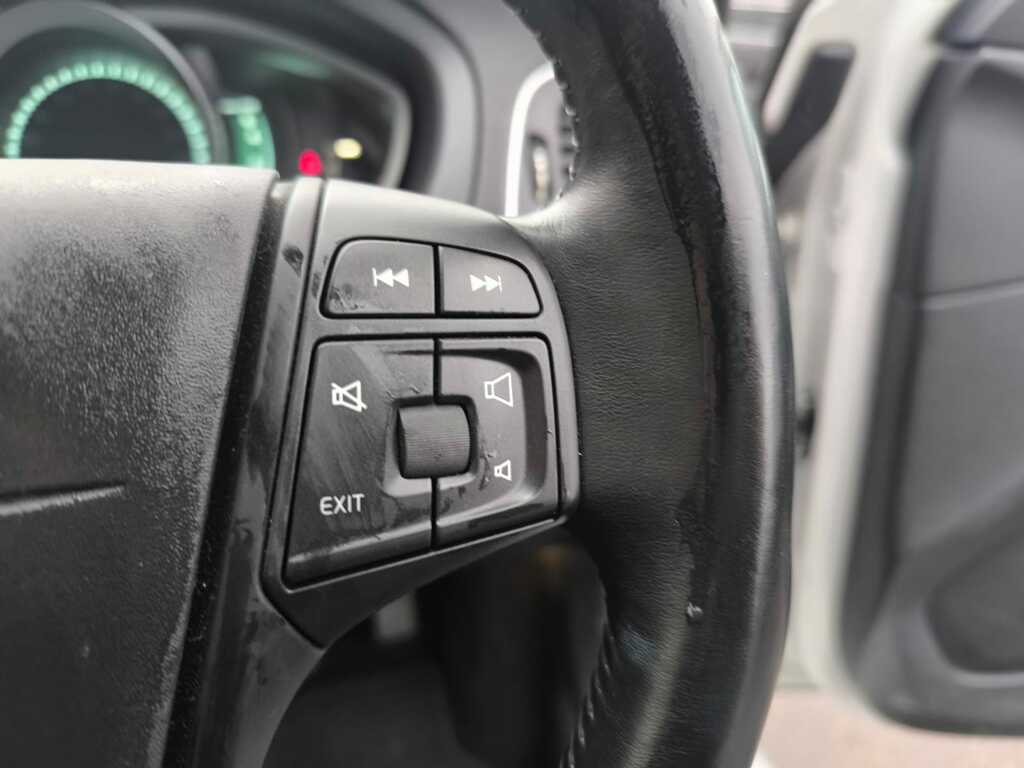 Volvo V40 Reserve For 99...D2 R-design Black #25
