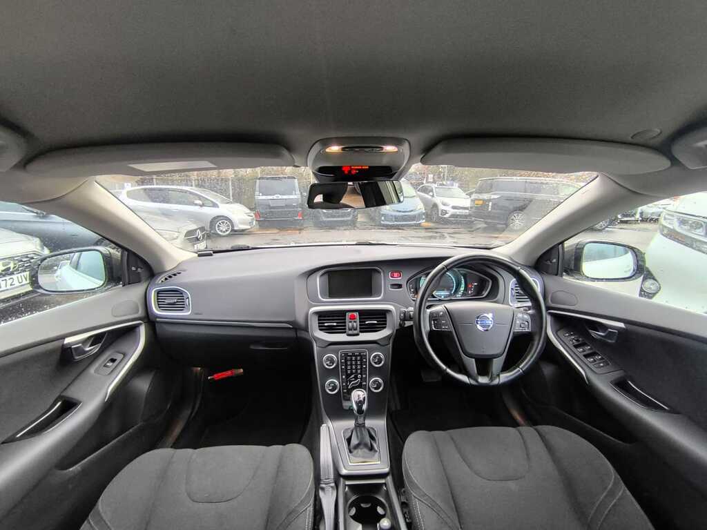 Volvo V40 Reserve For 99...D2 R-design Black #13