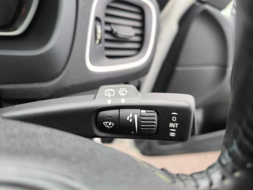 Volvo V40 Reserve For 99...D2 R-design Black #22