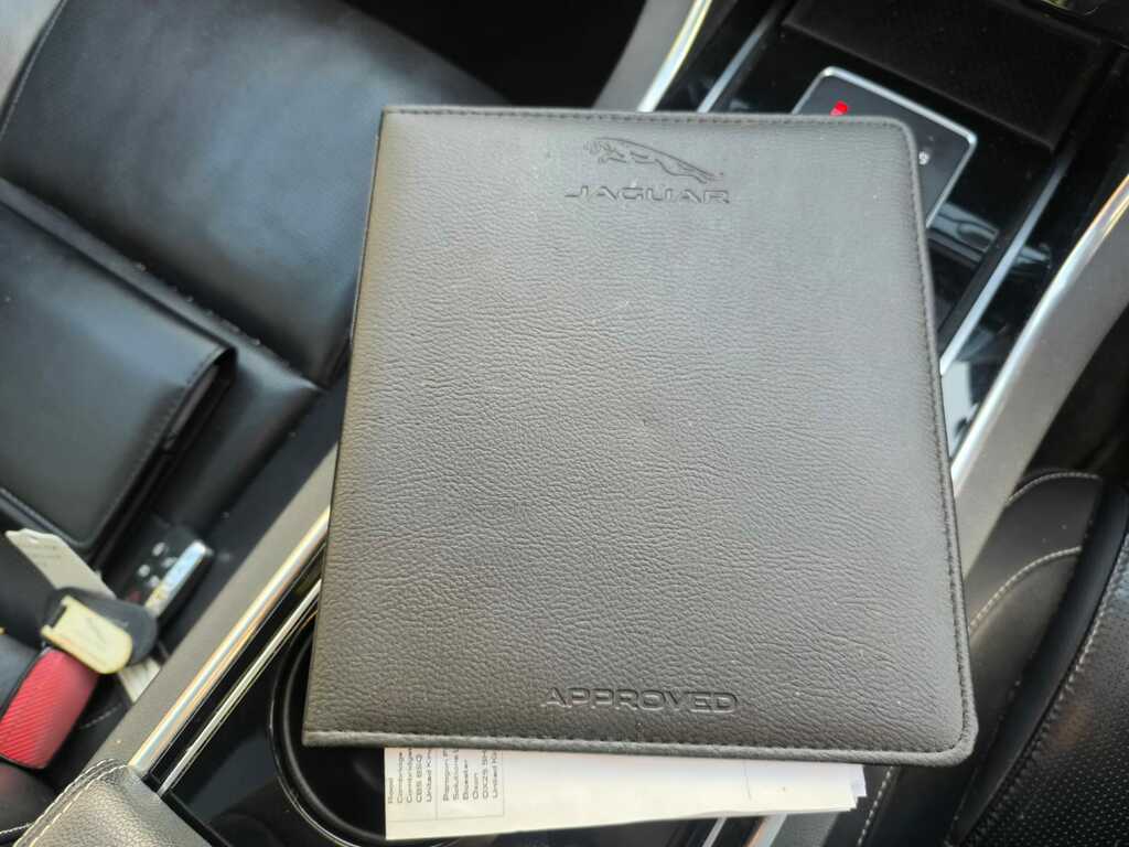 Jaguar XE Saloon Silver #10