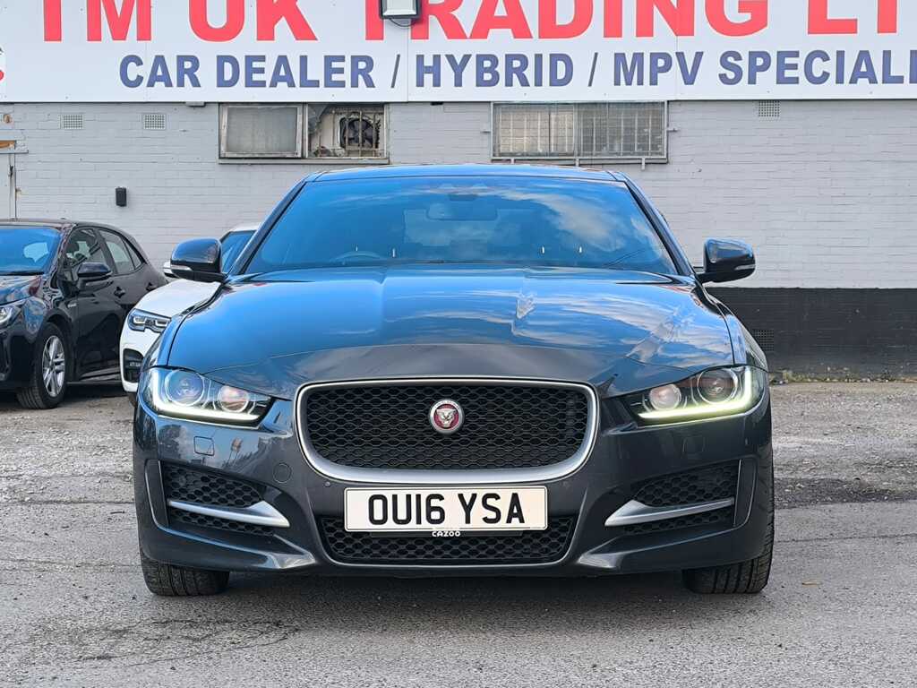 Jaguar XE Saloon Silver #7