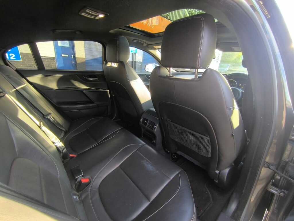 Jaguar XE Saloon Silver #15